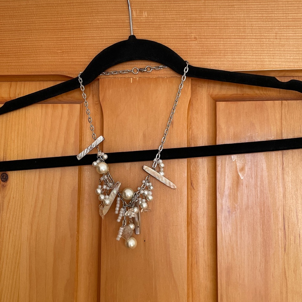 RARE. Pearl and Crystal Necklace - Picture 3 of 3